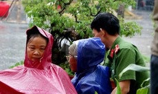 Ở nơi trú bão Noru, nghe các cụ bà nói chuyện thường xuyên 'bỏ nhà chạy bão’