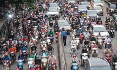 Hà Nội tiếp tục thí điểm phân làn ô tô, xe máy trên đường Nguyễn Trãi
