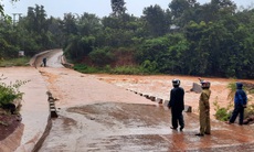 Quảng Trị: Không để dịch bệnh bùng phát do ô nhiễm môi trường sau mưa bão