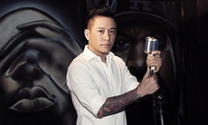 Ca sĩ Tuấn Hưng nói gì khi bị phạt vì tổ chức liveshow trên ban-công không xin phép?