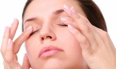 Bài tập mắt, massage, bấm huyệt có chữa hay làm ngưng tăng độ được không?