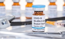 Tiêm liều tăng cường vaccine COVID-19 giảm 50% nguy cơ mắc COVID-19 có triệu chứng