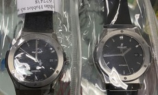 Tạm giữ 37 chiếc đồng hồ Rolex, Hublot giá trị gần 10 tỷ đồng không rõ nguồn gốc