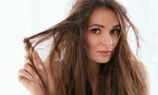 Cách hạn chế tình trạng tóc khô xơ do nhuộm