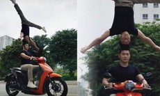 Xác minh clip Quốc Cơ – Quốc Nghiệp không đội nón bảo hiểm "chồng đầu" làm xiếc đi xe máy