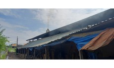 Lò gạch liên tục nhả khói trong thị xã