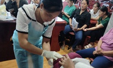 Tập huấn kiến thức chăm sóc sức khỏe bà mẹ và trẻ em cho các cô đỡ thôn bản tại Cao Bằng