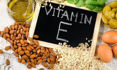 Vitamin E giúp đẹp da, mượt tóc, cân bằng nội tiết tố cho phụ nữ