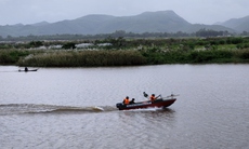 Tìm kiếm thi thể 4 học sinh bị nước cuốn khi tắm sông ở Phú Yên