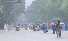 Thủ tướng yêu cầu bảo đảm tính mạng cho người dân trong mưa lũ ở Trung Bộ