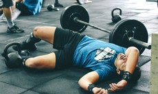 Dấu hiệu nhận biết bạn đang  tập thể thao quá sức