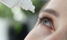 Phân biệt các loại nước mắt nhân tạo và lưu ý khi sử dụng