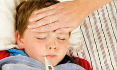 Bệnh cúm ở trẻ chữa thế nào, dấu hiệu trẻ cần nhập viện?