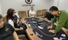 Bắt quả tang hàng chục đối tượng đánh bạc poker