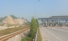 Đến bao giờ người dân hết lo sợ đá rơi vào nhà khi mỏ đá nổ mìn?