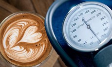 Người tăng huyết áp có nên uống cà phê?