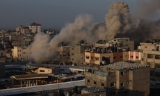 Israel dồn dập tấn công 200 mục tiêu ở Gaza, chuẩn bị cuộc chiến lâu dài với Hamas