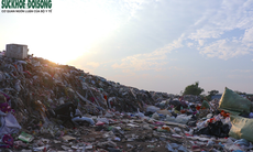 Hàng nghìn tấn rác thải tự phát 'bủa vây' người dân tại Hà Nội
