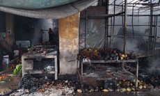 Video hiện trường vụ cháy hàng của 335 hộ dinh doanh tại chợ Khe Tre