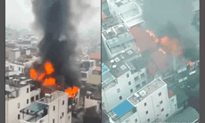 Cháy nhà dân ngay sát khu chung cư, khói cao hàng chục mét