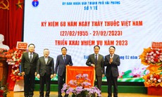 Kỷ niệm 68 năm Ngày Thầy thuốc Việt Nam: Sở Y tế Hải Phòng nhận Cờ dẫn đầu phong trào thi đua yêu nước 