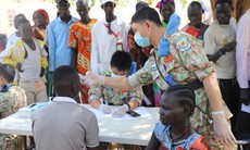 Bác sĩ 'mũ nồi xanh' Việt Nam khám bệnh miễn phí cho người dân ở Bentiu, Nam Sudan