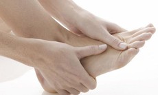8 nguyên nhân gây tê chân cần lưu ý và cách khắc phục