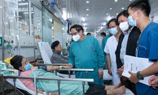 Thủ tướng chỉ đạo nhiều vấn đề cấp bách khi đi kiểm tra đột xuất việc cung ứng thuốc, thiết bị y tế ở bệnh viện tuyến cuối