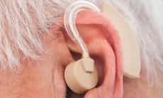 Máy trợ thính có thể giúp giảm đáng kể nguy cơ sa sút trí tuệ