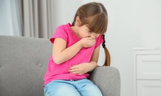 Trẻ tiêu chảy, đau bụng, nôn: Xử trí thế nào cho đúng?