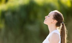 5 kỹ thuật thở giúp giảm căng thẳng