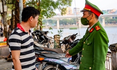 Lập lại trật tự vỉa hè, đường phố: Hà Nội nhắc nhở 3 quận, huyện xử phạt chưa tương xứng