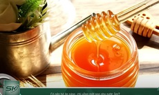 Có nên bỏ ăn sáng, chỉ uống mật ong pha nước ấm? 