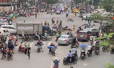 Hà Nội: 'Xe điên' gây tai nạn liên hoàn trên đường Võ Chí Công, nhiều người bị thương