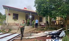 Cao Bằng: Gió lốc và mưa lớn khiến hàng trăm nhà dân bị tốc mái