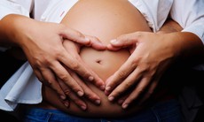 Quan hệ tình dục khi mang thai 3 tháng đầu dễ gây sảy thai, đúng hay sai?