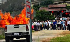 Lâm Đồng: Xe bán tải bốc cháy sau tiếng nổ lớn, lái xe tử vong