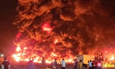 Quảng Ninh: Cháy bãi tập kết phao xốp trong cảng cá Cái Rồng