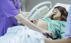Rủi ro sức khỏe khi mang thai ở tuổi mãn kinh