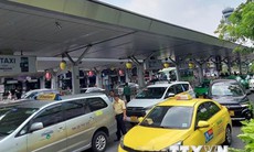 Lái xe taxi sân bay Tân Sơn Nhất dùng mánh khóe nâng cước gấp 10 lần