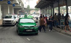 Xử lý xe dù, gian lận giá cước taxi tại sân bay Tân Sơn Nhất
