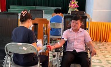 Tiếp nhận hàng trăm đơn vị máu của các tình nguyện viên Quảng Bình