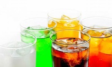 Nguy cơ mắc bệnh thận do dùng đồ uống có đường khi  tập luyện mùa nóng