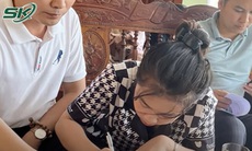 Rơi nước mắt với hoàn cảnh của 3 em nhỏ ở Nghệ An: Mồ côi mẹ từ tấm bé, bố đang nguy kịch