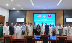 Đoàn bác sĩ tình nguyện Mỹ chia sẻ kinh nghiệm khám, chữa bệnh với các bác sĩ Đà Nẵng