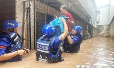 Trung Quốc: Thành phố Trùng Khánh sơ tán gần 10.000 người do mưa bão
