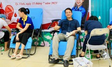 Hàng trăm đoàn viên ngành y tế Nghệ An hiến máu cứu người bệnh