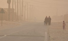 Bão cát càn quét Iran, hơn 1.000 người gặp các vấn đề về sức khỏe