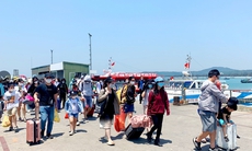 Từ 15h hôm nay, Quảng Ninh tạm ngừng cấp phép cho phương tiện thủy ra khơi