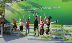 Người dân thích thú trải nghiệm Ngày Dinh dưỡng cộng đồng Việt Nam